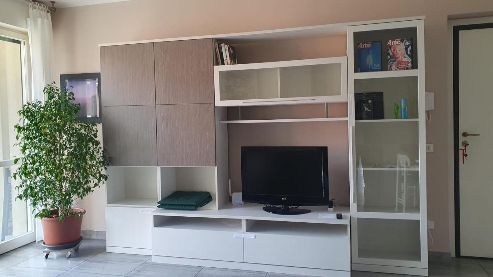 Casa Vacanze Matilde Gavirate Kültér fotó
